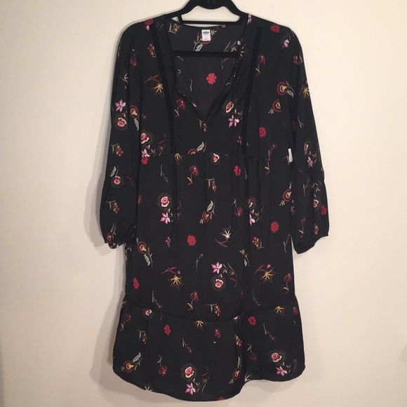 Old Navy Dresses & Skirts - Floral Bohemian Old Navy Dress w Velvet Trim